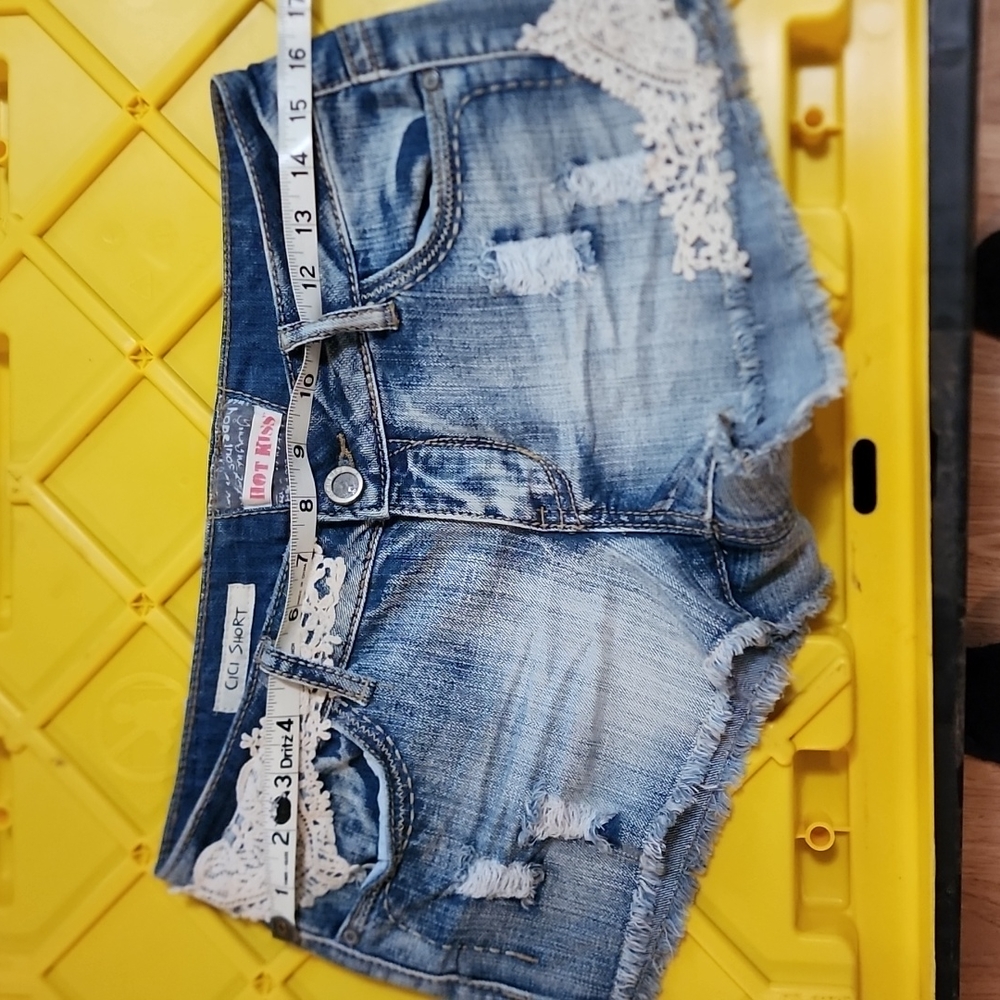 Cute distressed embroidered lace denim hot kiss low rise shorts